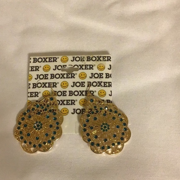 𝅺joe Boxer Goldtone Earrings - Picture 1 of 1